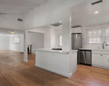 2884 Dunleer Place - Photo Thumbnail 7