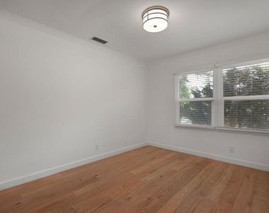 2884 Dunleer Place - Photo Thumbnail 13
