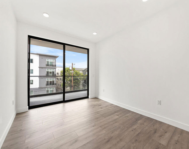 11013 Hartsook Street - Photo Thumbnail 4