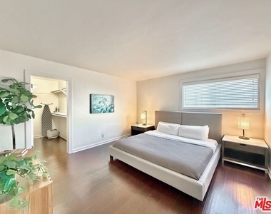 5805 W 8th Street - Photo Thumbnail 7