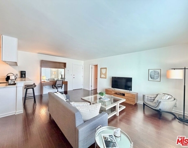 5805 W 8th Street - Photo Thumbnail 3