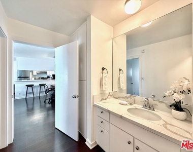 5805 W 8th Street - Photo Thumbnail 9