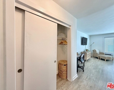 5805 W 8th Street - Photo Thumbnail 7