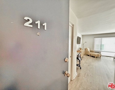 5805 W 8th Street - Photo Thumbnail 8
