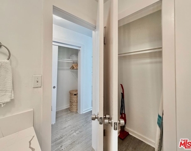 5805 W 8th Street - Photo Thumbnail 6