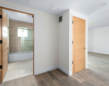 1429 S Bedford Street - Photo Thumbnail 4