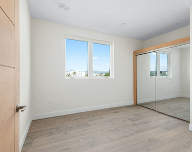 1429 S Bedford Street - Photo Thumbnail 7