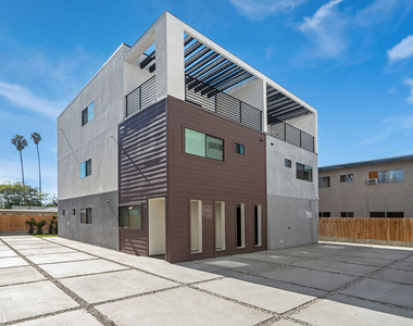 14802 Vanowen Street - Photo Thumbnail 9