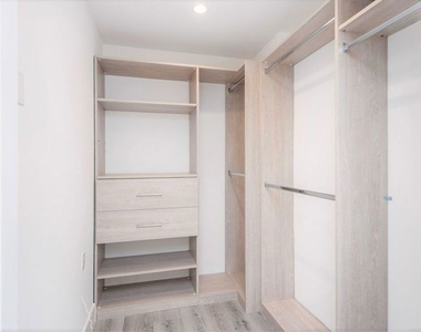 1237 S Holt Avenue - Photo Thumbnail 30