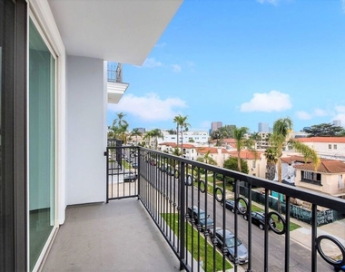 1237 S Holt Avenue - Photo Thumbnail 19