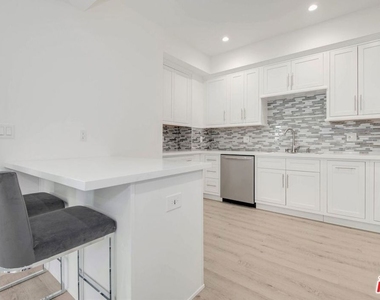 1237 S Holt Avenue - Photo Thumbnail 23