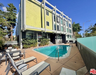 5805 W 8th Street - Photo Thumbnail 9