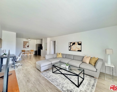 5805 W 8th Street - Photo Thumbnail 3