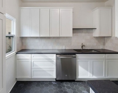 409 N Curson Avenue - Photo Thumbnail 4