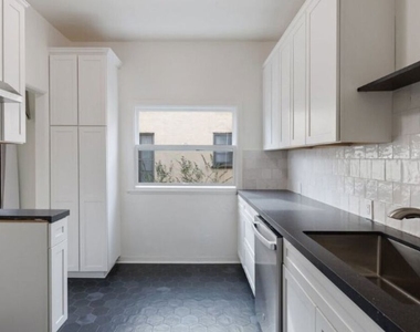 409 N Curson Avenue - Photo Thumbnail 5