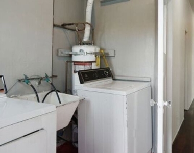 409 N Curson Avenue - Photo Thumbnail 10