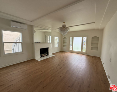 211 S Arnaz Drive - Photo Thumbnail 5