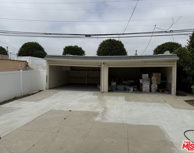 211 S Arnaz Drive - Photo Thumbnail 30