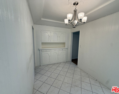 211 S Arnaz Drive - Photo Thumbnail 10