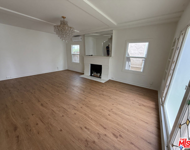211 S Arnaz Drive - Photo Thumbnail 7