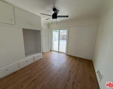 211 S Arnaz Drive - Photo Thumbnail 26