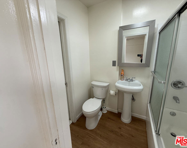 211 S Arnaz Drive - Photo Thumbnail 27
