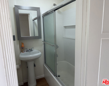 211 S Arnaz Drive - Photo Thumbnail 28