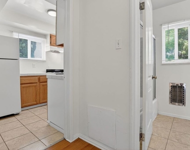 14721 Sylvan Street - Photo Thumbnail 11