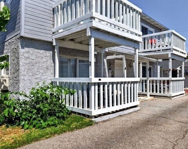 14721 Sylvan Street - Photo Thumbnail 14