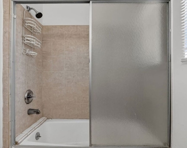 14721 Sylvan Street - Photo Thumbnail 13