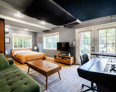 17401 Londelius Street - Photo Thumbnail 32
