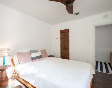 17401 Londelius Street - Photo Thumbnail 19
