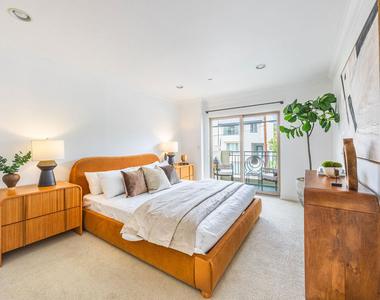 951 Granville Avenue - Photo Thumbnail 12