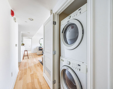 951 Granville Avenue - Photo Thumbnail 22