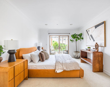 951 Granville Avenue - Photo Thumbnail 13