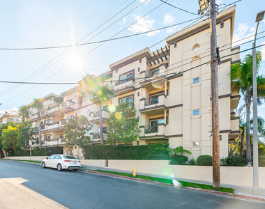 951 Granville Avenue - Photo Thumbnail 2