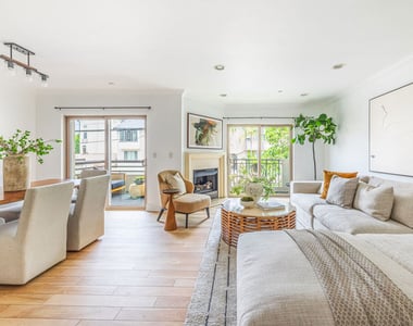 951 Granville Avenue - Photo Thumbnail 6