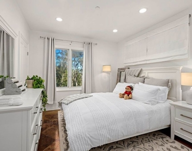 718 Lincoln Boulevard - Photo Thumbnail 17