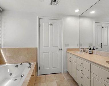 718 Lincoln Boulevard - Photo Thumbnail 25