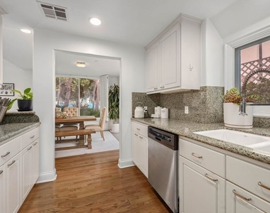 718 Lincoln Boulevard - Photo Thumbnail 12