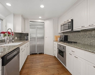 718 Lincoln Boulevard - Photo Thumbnail 10