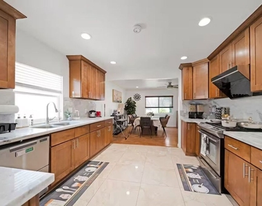 15213 Daphne Avenue - Photo Thumbnail 6