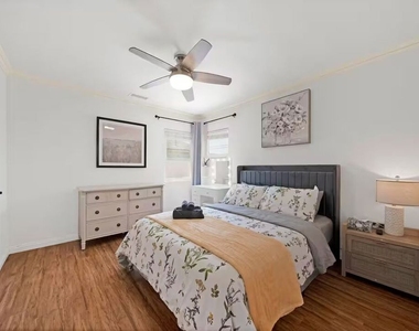 15213 Daphne Avenue - Photo Thumbnail 9