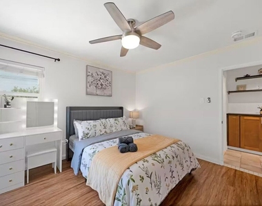 15213 Daphne Avenue - Photo Thumbnail 10