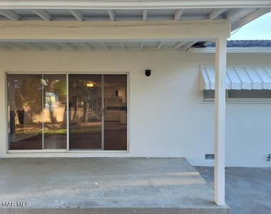 19857 Leadwell Street - Photo Thumbnail 15