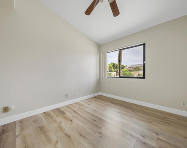74237 Catalina Way - Photo Thumbnail 15