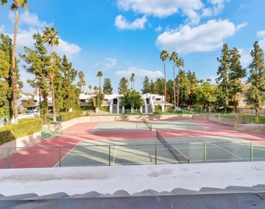 5301 E Waverly Drive - Photo Thumbnail 2