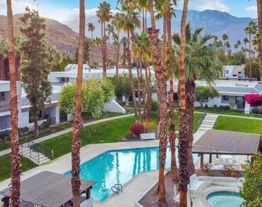 5301 E Waverly Drive - Photo Thumbnail 23
