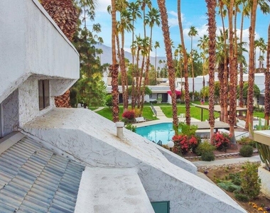 5301 E Waverly Drive - Photo Thumbnail 25