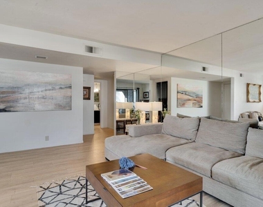 5301 E Waverly Drive - Photo Thumbnail 14
